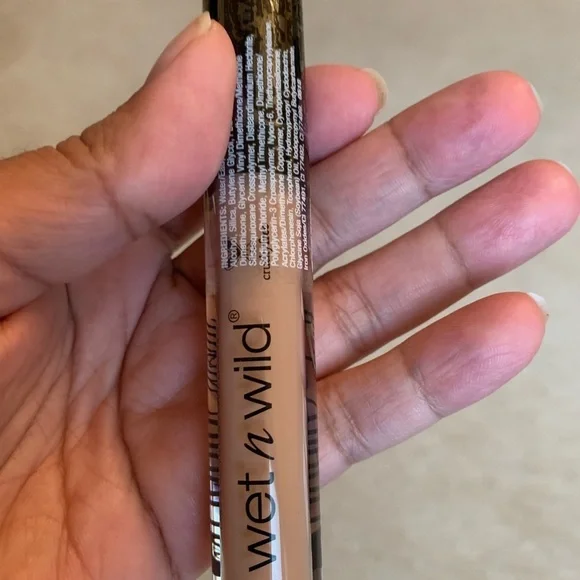 Wet n Wild Megalast Liquid Catsuit Crème Eyeshadow - Picture 6 of 7